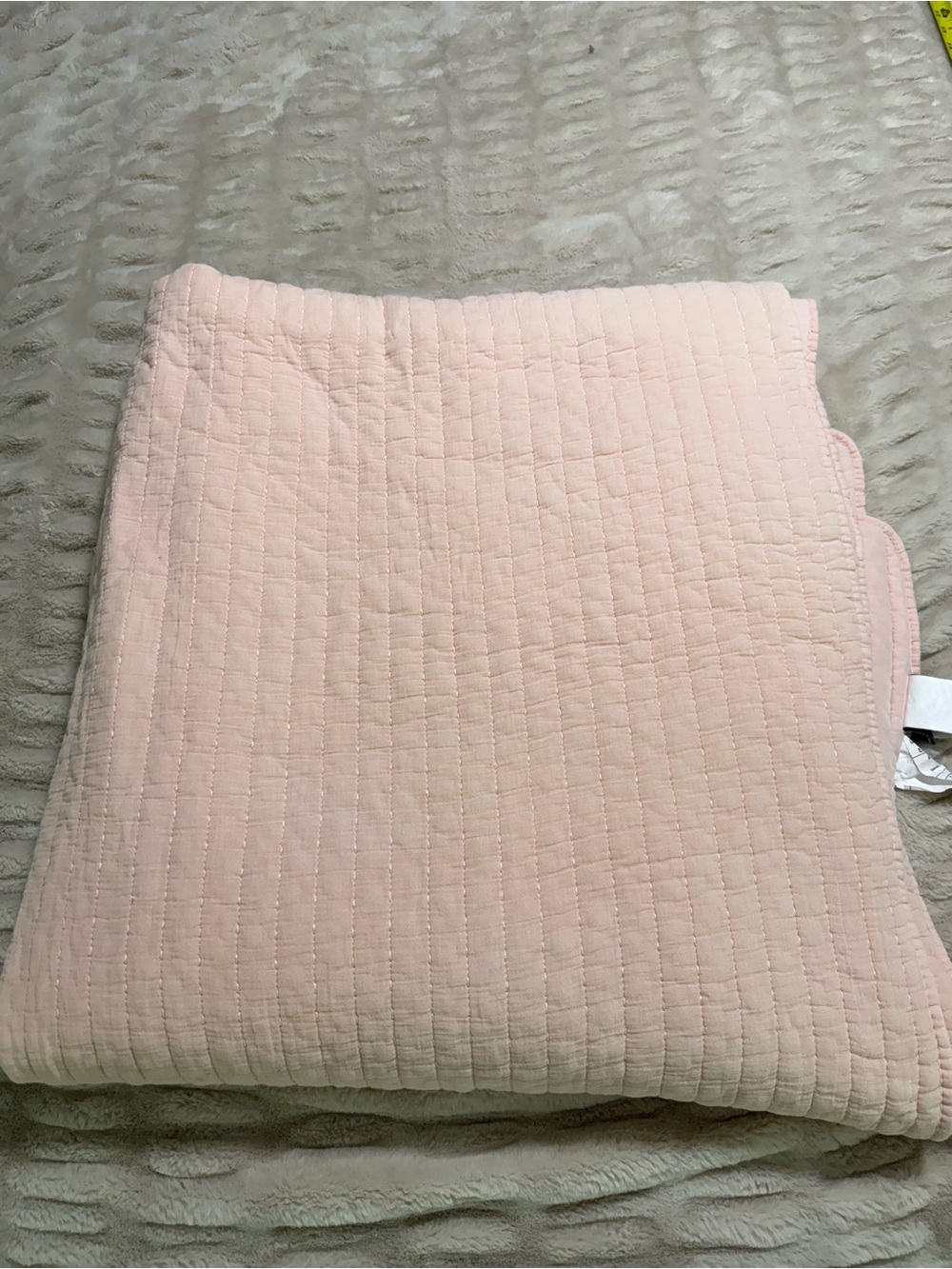 Tahari Quilted Light Pink Blanket Soft Queen Size